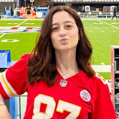 swiftie por causa do travis kelce, chiefs for life, obcecada pela myra ruiz, falo de NFL, reclamo de tudo e falo de astrologia, bruxaria e papelaria 🔮✨