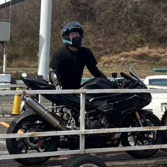 しがないバイク乗りです。
バイクに人生を注ぎ込む愚者です。
mc51にはまっています
R1M そろそろ起動させます