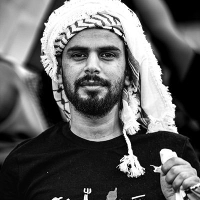 مؤمن بحق الشعوب في الحرية والكرامة. داعم للمقاومة ضد الظلم والاستبداد. الحرية حق لا يُساوَم عليه افكاري تمثلني انا وليس الجهة التي اعمل بها