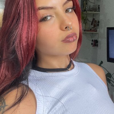 Painter by day, beer lover by night 🍺 two cats already adore me your turn. My page is free, prove you’re braver than them.🥵👇