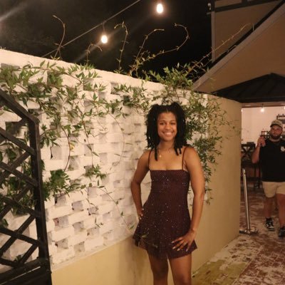 AlexisLexiJu's profile picture. 