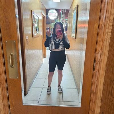 snapitssmileyy's profile picture. ☆☆vanessuhh☆☆
♡ i'm simple. low-key living, high-key chilling.
RAAAAIIIIDDDDEEEERRRRSSSSSS 🏴‍☠️🏈