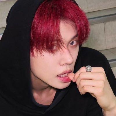 🚨 choi soobin bate pênis no chão e causa terremoto no inferno! (ele/elu)