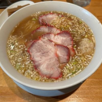 おっさんの大学関係者。FIFA公認サッカー代理人。元k-1 UFC セコンド、元マハラジャDJ。元クラブ経営者&渋谷Womb立ち上げ裏の人。環境系学会理事。多分写真もプロフィールもイメージ。
