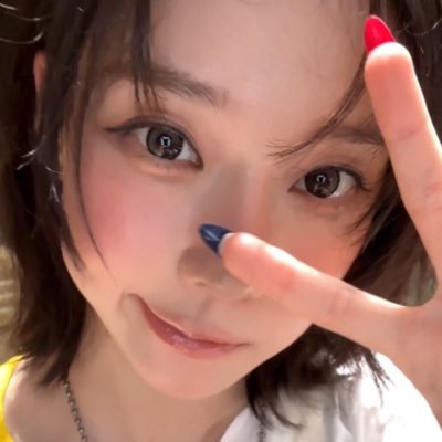 kanyanggie's profile picture. 'L' on her forehead