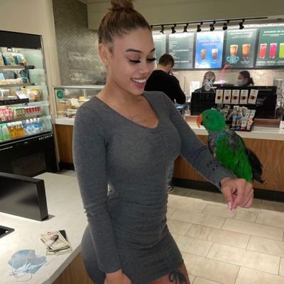 Adult content creator 🍆🥰😉need a huge dick 🥵💋🔞open for meet ups, ask for menu ❤️ hit my dm I’m also a professional massage therapist