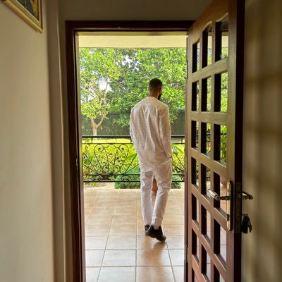 Brrrrix's profile picture. une seule braise suffit à éclairer un homme perdu dans l’obscurité