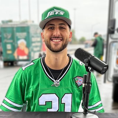 Co-Founder of @RoundtableSN Content Creator: @NYJets_Media , @NYKnicks_Media @BleacherReport | #LGM #JetUp #NewYorkForever