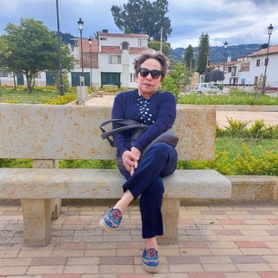¡Tengo 3 hijas y 4 nietos que son mi razón de vivir! Nací en #Bucaramanga, pero confirmo que #Boyacá es el departamento más hermoso de #Colombia.