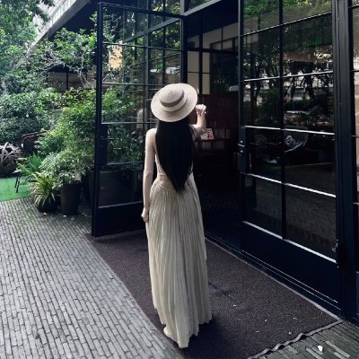 glsjr52263961's profile picture. Maturity is learning to walk alone with peace.
　成熟とは、平和の中で一人歩むことです。