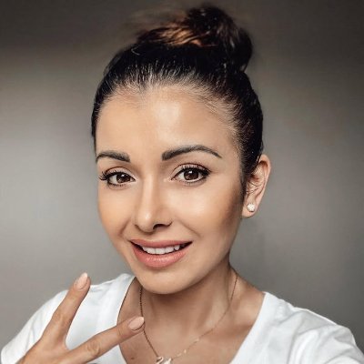 A medical plastic surgeon, come here to see more transparent news