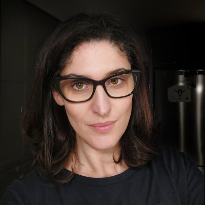 Art Director & Designer with 20+ yrs in digital media, eComm, CRM & comms. Passionate about accessible design, focusing on storytelling & UX strategy.