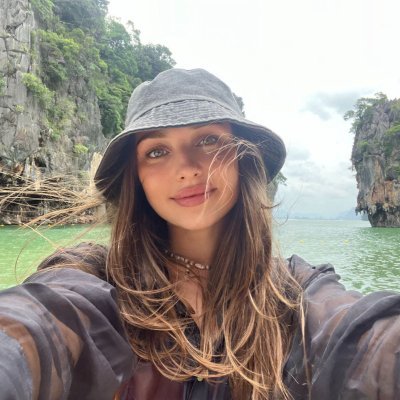 Tara19900519's profile picture. Just a girl chasing her dreams.
I am a beauty consultant. I specialize in solving beauty problems of beauty customers and making more women beautiful. 🇺🇸🇺🇸