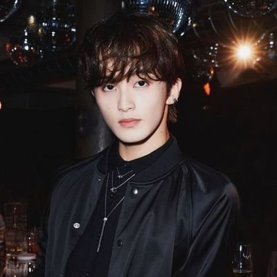 zacreuz's profile picture. to a great mind, nothing is little.