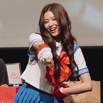 skyewalkxr's profile picture. derp….