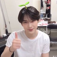 Esther (@mushroom_clxxd) 's Twitter Profile