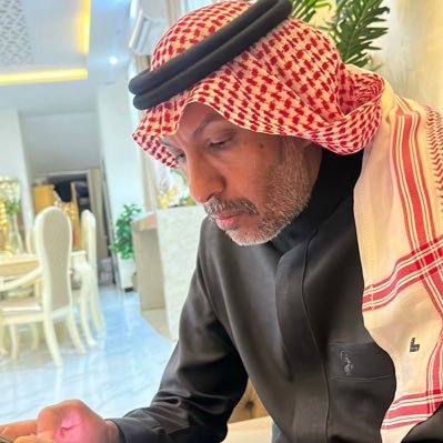 ارجو أن أقدم في حياتي مايجعله بعد موتي مصحوباَ بعبارة ... يرحمه الله ...