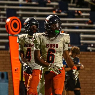 Believer in Christ
Football Student
Love my Family, Friends, and supporters
*Honest / Hard Worker/ Dedicated Ath
24/7-365
🏈⚾️Track
