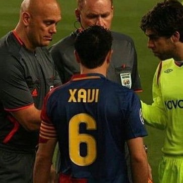 En el fútbol no es lo mismo entrenar que enseñar. Entrenadores hay muchos, enseñadores, no tantos.
Visca El BarÇa en Ç trencada.