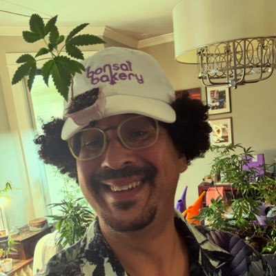 Plant Daddy - @bonsaibakeryX 🌱Artist MGMT - @sectionzrecs 🎧 - Web3 🏗.🕹.🪴.👻 .🎙️ - 3️⃣1️⃣2️⃣.eth - @0x0zAgency 🟨