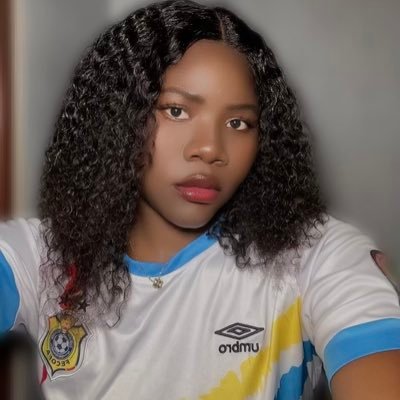 Merveille supporte le Réal Madrid depuis 2006 amoureuse de Master Franklin. Elle est allergique à tout sujet parlant de la politique