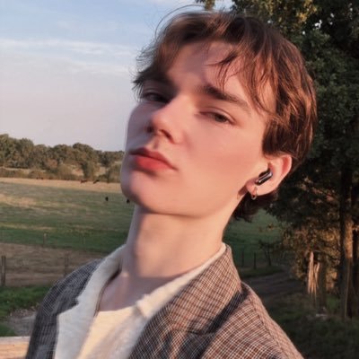 22🥂 | ♌︎/♌︎\♎︎ | 🇵🇸 autant te le dire tout de suite : je suis le roi de la team Plasma | pv: @anjosansjock