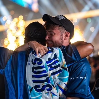 M8ZDOLDIA's profile picture. 