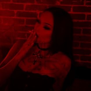 sub gotica, vampiros e canibalismo como metafora para o https://t.co/5JFjXxOjd2