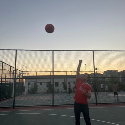 ey yolcu bu gördüğün kelebeğin öyküsüdür, okuduğun ebedi bir kelebek etkisidir