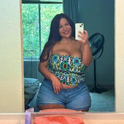 I’m new to this. Just trying to sell photos and videos to help pay for my kids school😇 Nintendo Lover🥰❤️