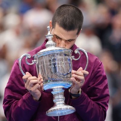 trevor_l1's profile picture. Ducks, Seahawks, Nuggets, Avalanche and Lewis Hamilton fan