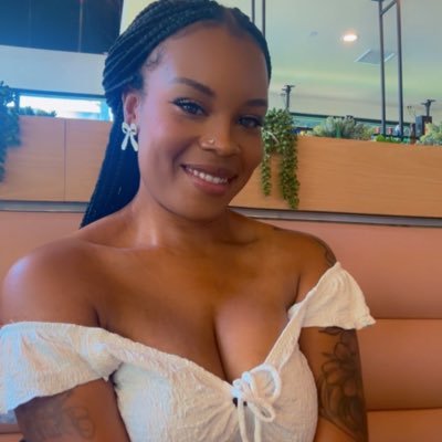 ✨Lover of snacks and sarcasm✨Talk to me nice or don’t talk to me twice✨