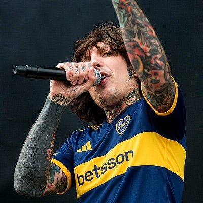 solo hablo boludeces, cosas de mis bandas favoritas y de boca obvio