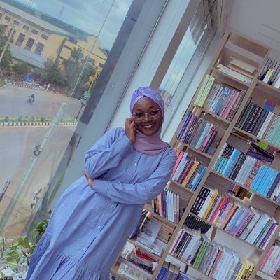 •Muslim •Lecturer •Entrepreneur •Birds-collector.. •Nature♻️•Kinship • Gratitude •Reader. •Allahul Musta’an. IG: @aeey_ng
