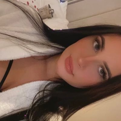 I don’t chase. I attract. Obedience + tributes only ✨ DM for instructions.