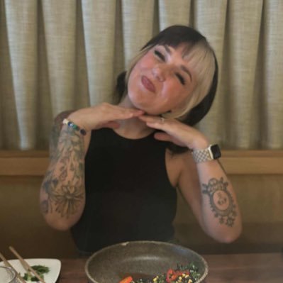 40 She/Her. aka Smokehead BB, wrestler Stede, mid-transmogrification Buttons, creator of Talk It Through Tuesdays🍊🏴☠️🏳️🌈