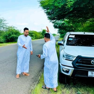 لم أبدأ الحياة بهيئتي الصامتة وإنما تعلمت الصمت من الآخرين من الأبواب المسدودة من الحوارات البارد🖤🥀