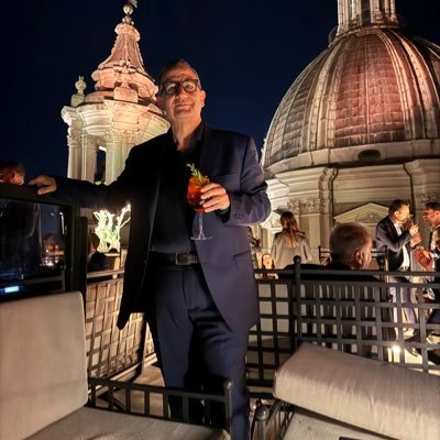 Presidente Ferrovie Appulo Lucane, già Senatore della Repubblica, già Sindaco della mia città, Imprenditore nel campo dell’ottica.