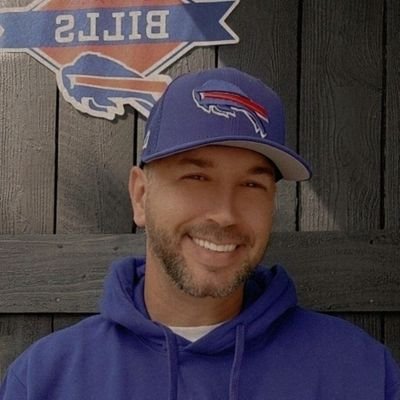 Bensonhurst Brooklyn native with Buffalo roots. Italian 🇮🇹 American 🇺🇸 . Coffee enthusiast #BILLSMAFIA No 🚫 DM's