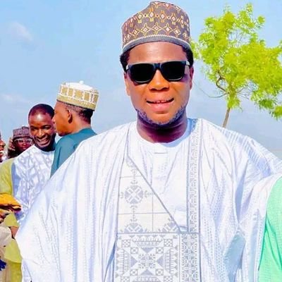 Walinmgm's profile picture. Muslim🏰
Nigerian 🇳🇬
Northern 🧔
Student 🤵
Politician👩‍🎤
Business 🤶
Writer✍️
Activist 🤵