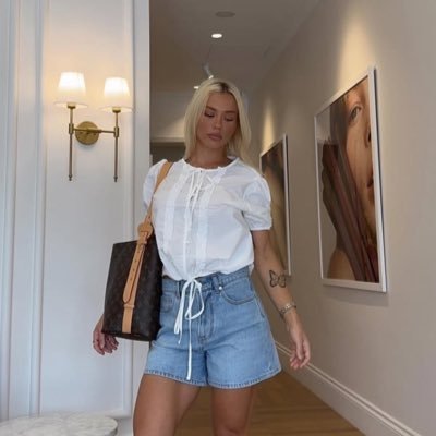 maryrose67598's profile picture. I'm caring and trustworthy woman l'm a billionaire I'm here to help people out in any situation especially disabled and less privileged