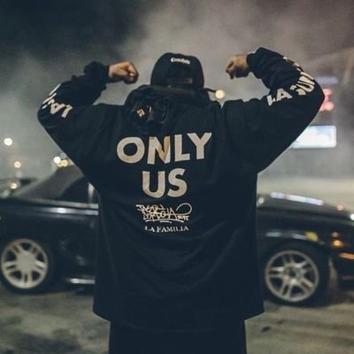 quite , cold, walKing alone
friend of no-one just a random stranger talking to his self and some people
DMS from strangers🚫 encounters are personal opinion