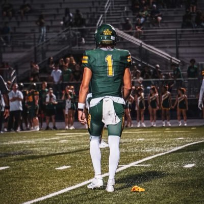 Elite 11 QB / 33ā Vert, 4.77 Laser 40, 475 lb squat, 285 lb bench, 11.6 100m / 6ā3ā 198 lbs / OKLAHOMA STATE COWBOY