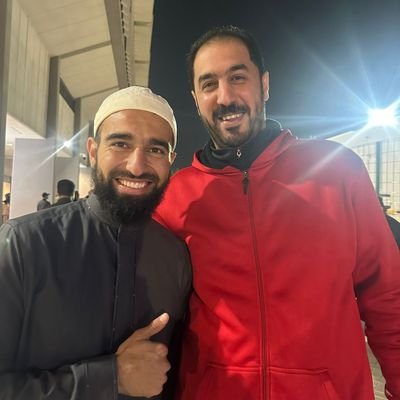 وتأنَسُ النّفسُ في نفْسٍ تُوافِقُها
بالفكرِ والطّبعِ والغاياتِ .. والقيمِ
والرُّوحُ لِلرُّوحِ تَدري مَن يُناغمُهَا
كَالطَّيرِ للطير … فِي الإنشَادِ مَيَّالُ