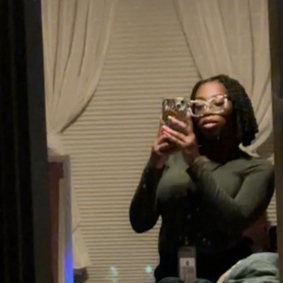 faithhlola's profile picture. 