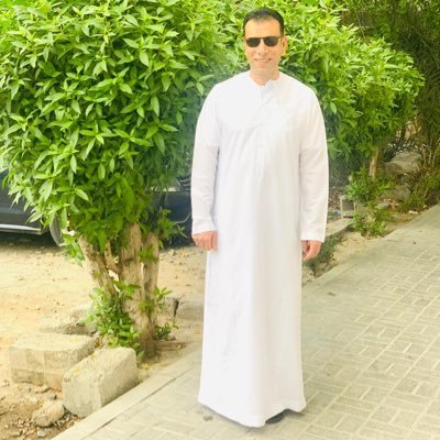 أُحِبُّ الصالِحينَ وَلَستُ مِنهُم
لَعَلّي أَن أَنالَ بِهِم شَفاعَه
وَأَكرَهُ مَن تِجارَتُهُ المَعاصي
وَلَو كُنّا سَواءً في البِضاعَه