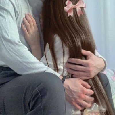 hiii! feel free to dm me :) i like making new friends