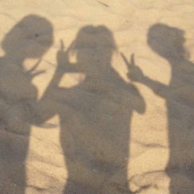 無言フォロー失礼いたします。下顎後退と上顎前突の顎変形症。過去に両顎手術で口が開かなくなり、顎関節症、進行性下顎頭吸収を発症して下顎後戻り&上顎の正中ズレ。現在は再手術して術後矯正中。顔が伸びてオトガイ検討中。予定:オトガイ、糸リフト、眉下切開。済み:クマ取り。ルフォー&ssroを2回(2020年と2024年)