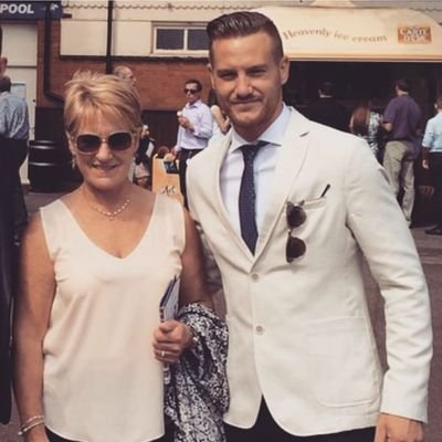 Ex Pro rugby player. Own a few businesses....Got dealt a great hand in life and forever grateful, Just trying to do my grandad proud now. R.I.P Fella💙