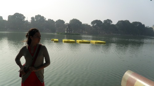 castadan's profile picture. no se porque abrí twitter, tengo delirio de persecución, siento que la gente me sigue y no me gusta.